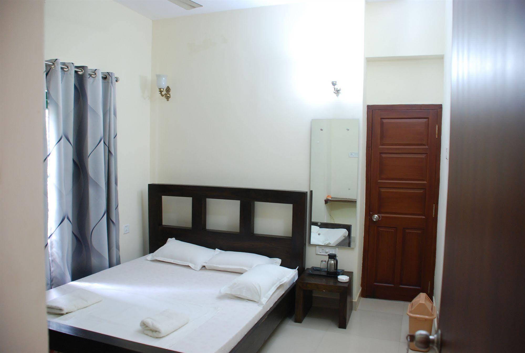 Oyo Home 63551 Pleasant Stay Near Fort Kochi Beach Екстер'єр фото
