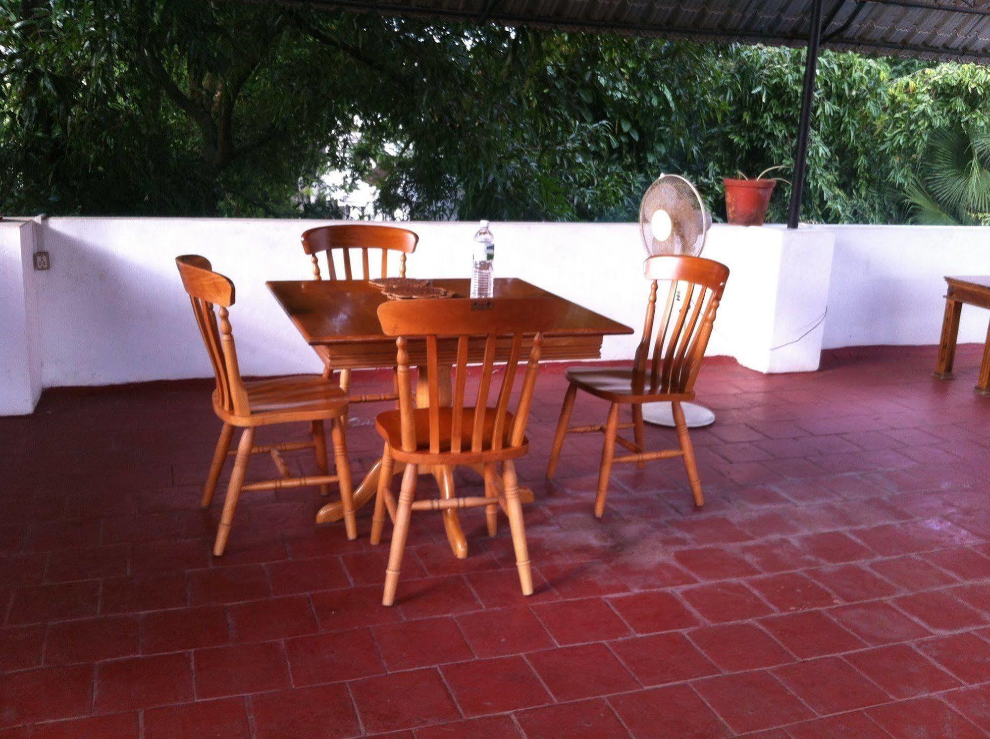 Oyo Home 63551 Pleasant Stay Near Fort Kochi Beach Екстер'єр фото