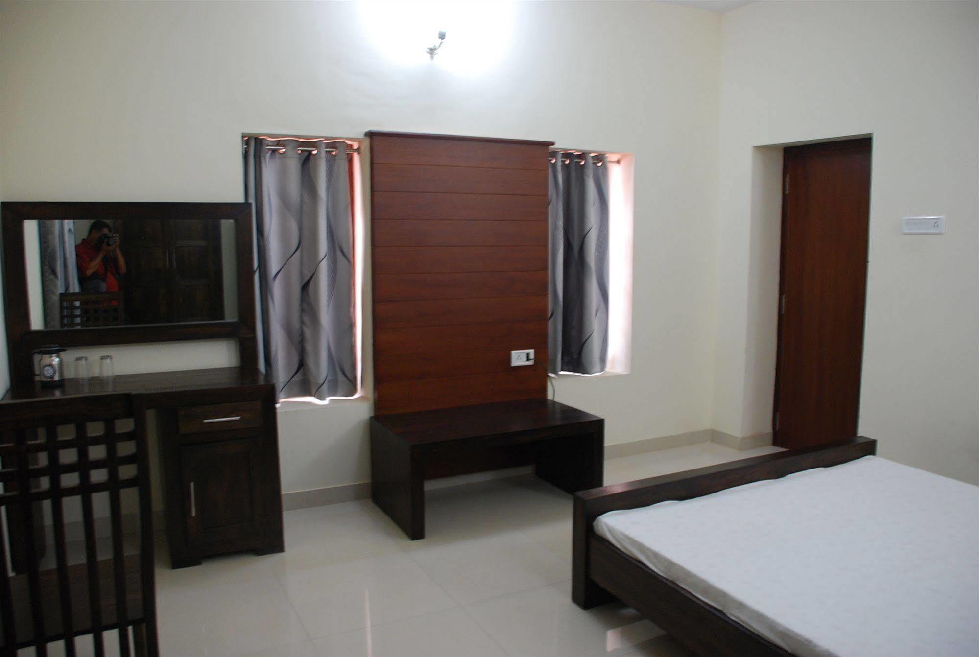 Oyo Home 63551 Pleasant Stay Near Fort Kochi Beach Екстер'єр фото